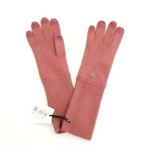 Lululemon Scroll on knit gloves